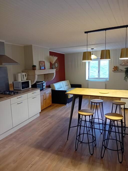 Petite Maison En Pierre Au Calme Avec Exterieur 몽벨레 외부 사진